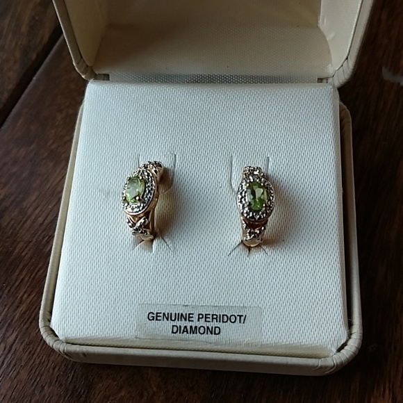 Jewelry - 🎁SALE🎉PERIDOT AND DIAMOND EARRINGS, GOLD/SILVER